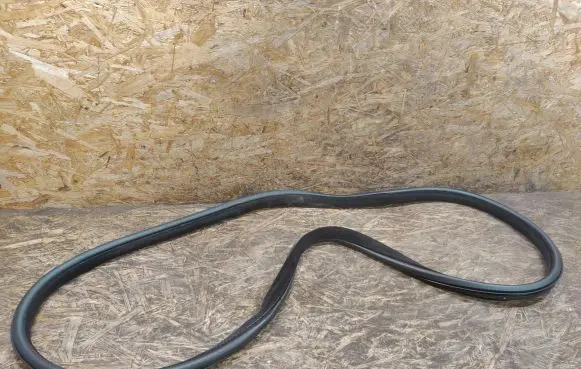 Front door rubber seal