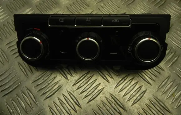 Volkswagen Golf VI Climate control unit 3C8907336H Y1055