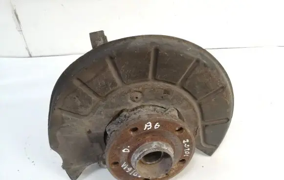 Volkswagen PASSAT B6 Front wheel hub