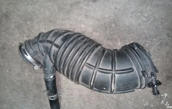 Hyundai Santa Fe Air intake hose/pipe