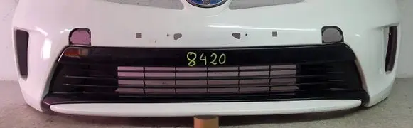 Toyota Prius c Front bumper 5211947460