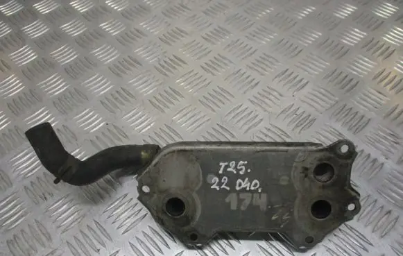 Toyota Avensis T250 Engine oil radiator 
