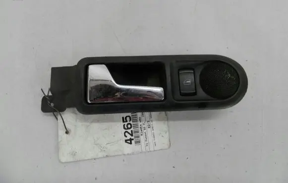 Volkswagen PASSAT B5 Rear door interior handle 