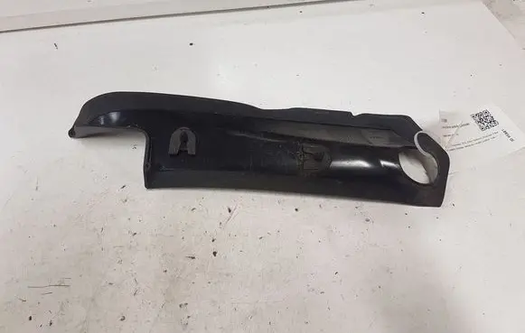Peugeot 3008 I Rear/tail light trim molding 9670553480
