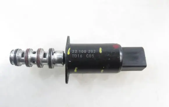 Volkswagen PASSAT B6 Camshaft vanos timing valve 12100354 22100202