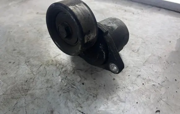 Hyundai Santa Fe Alternator belt tensioner 