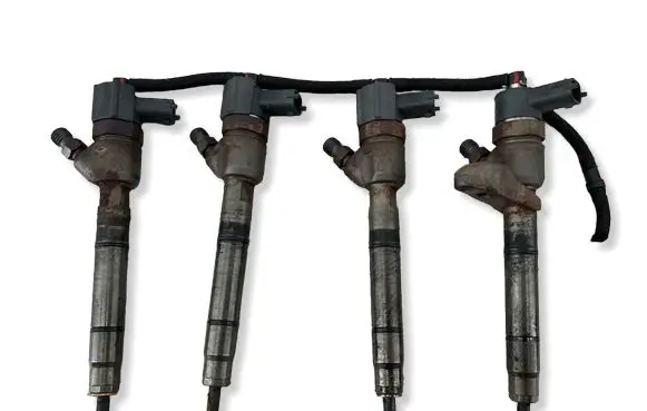 Hyundai i30 Fuel injectors set 0445110320