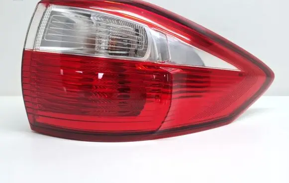 Ford C-MAX II Rear/tail lights AM5113404BF