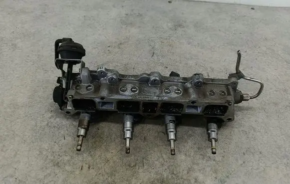 Volkswagen Jetta V Fuel main line pipe GK00266