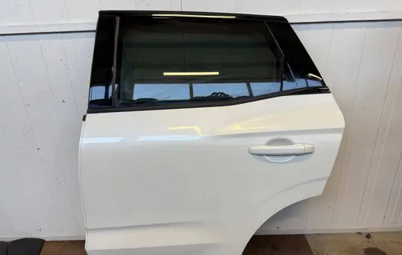 Renault Austral Rear door