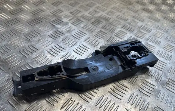 Nissan Qashqai Front door exterior handle/bracket 80611 21133