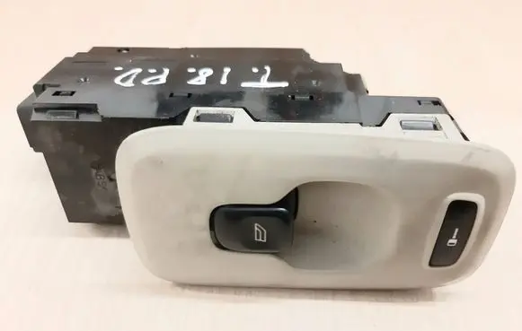 Volvo S80 Electric window control switch 30658147