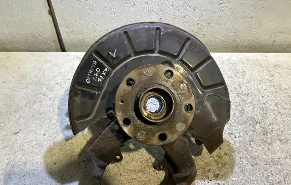 Skoda Octavia Mk2 (1Z) Front wheel hub