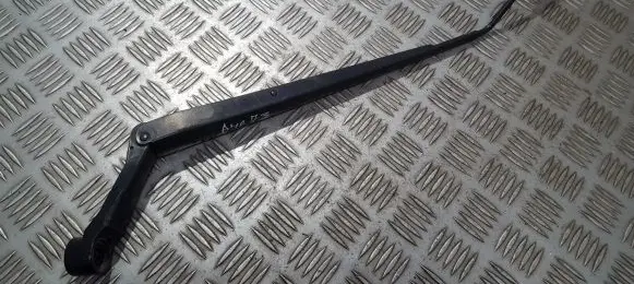 Front wiper blade arm
