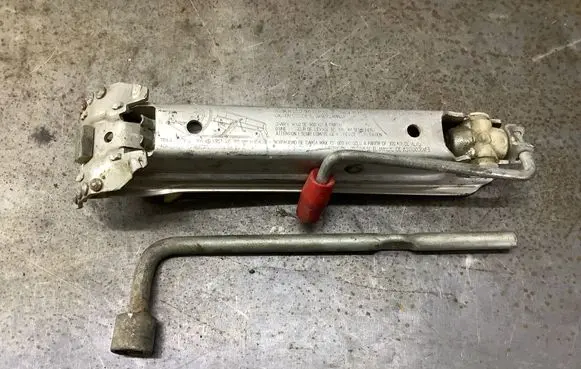 Audi A3 S3 8P Lift Jack 8D0011031D