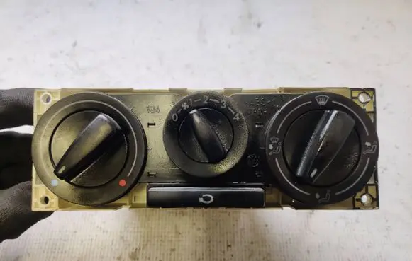 Volkswagen Transporter - Caravelle T4 Climate control unit 7D1819045L