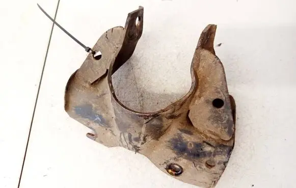 Jeep Grand Cherokee (WJ) Engine mounting bracket