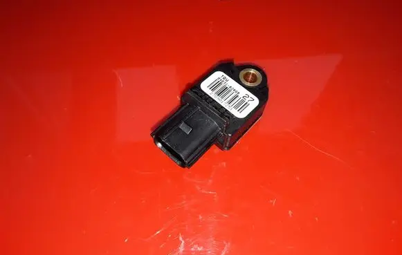 Toyota Auris 150 Airbag deployment crash/impact sensor 8983102060 2789017251