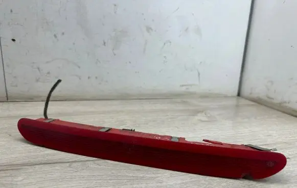 Volkswagen PASSAT B6 Third/center stoplight 1K6945097B