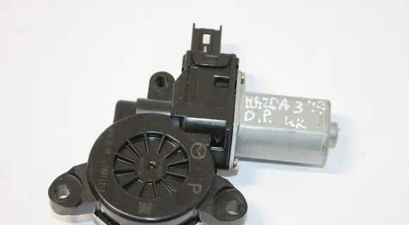 Mazda 3 III Front door window regulator motor BHN95958X