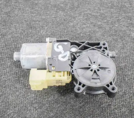 Ford Kuga II Rear door window regulator motor CM093160A 0130822735