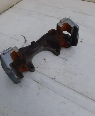Volkswagen Transporter - Caravelle T5 Front Brake Caliper Pad/Carrier 