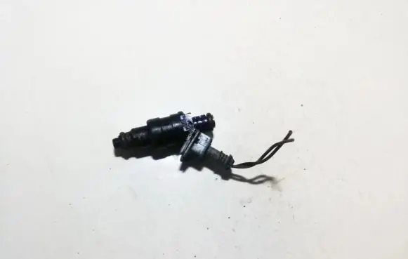 Renault Megane I Fuel injector 866313 323h