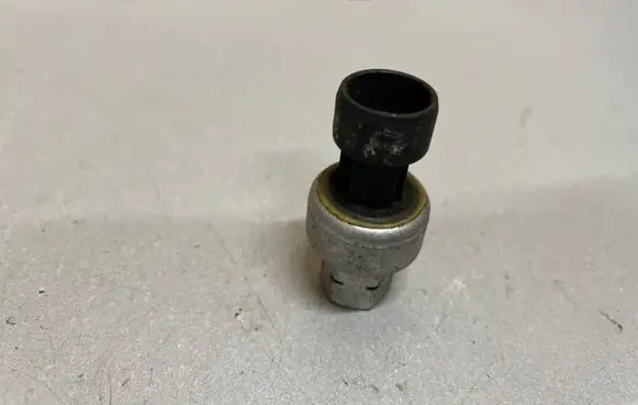 Opel Astra J Air conditioning (A/C) pressure sensor 