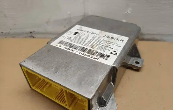 Mercedes-Benz CLS C218 X218 Airbag control unit/module A2189015100 5WK44303