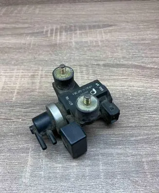 BMW 5 E60 E61 Turbo solenoid valve 72279600 2247906