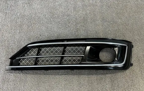 Audi A8 S8 D4 4H Front fog light trim/grill 4H0807679T K3102
