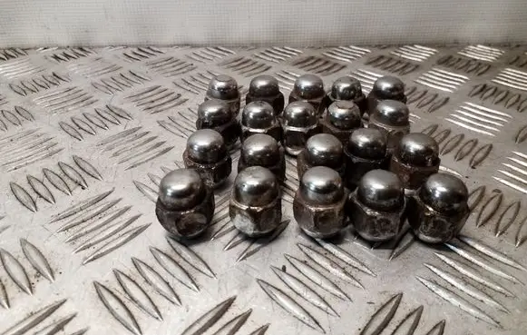 KIA Sorento Nuts/bolts 