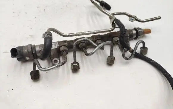 Volkswagen PASSAT B7 Fuel main line pipe 03L089N 0130824