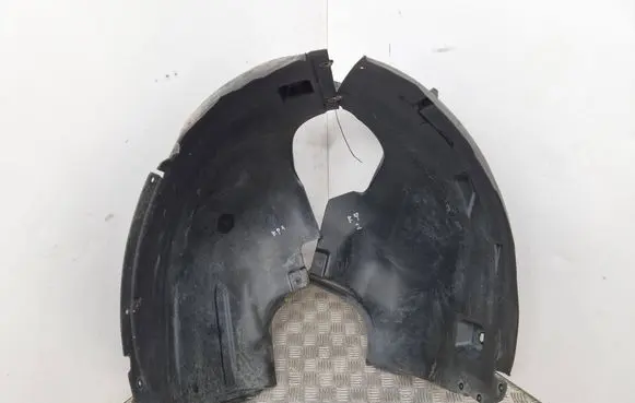Mercedes-Benz ML W164 Front wheel arch liner splash guards A1648840922