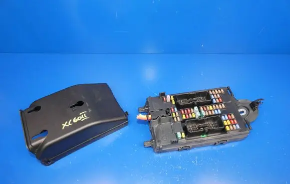 Volvo XC60 Fuse box set 32209198 09112017 0034917