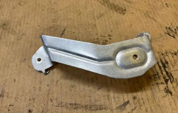 Mercedes-Benz GL X166 Bracket in trunk/boot A1668101414