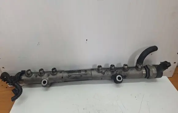 Volvo XC90 Fuel main line pipe 30777554