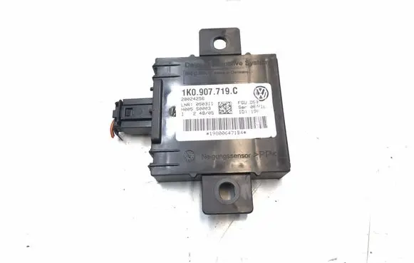 Audi A3 S3 8P Alarm control unit/module 1K0907719C