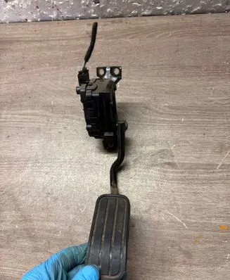 Volkswagen Sharan Accelerator throttle pedal 7M3721603A YM219F836CB