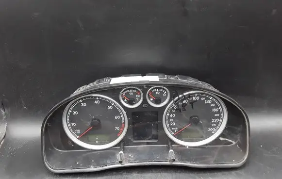 Volkswagen PASSAT B5.5 Speedometer (instrument cluster) 3B0920847D