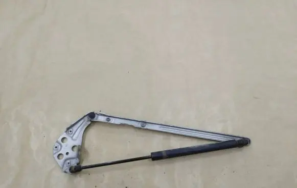 Front bonnet/hood damper/strut
