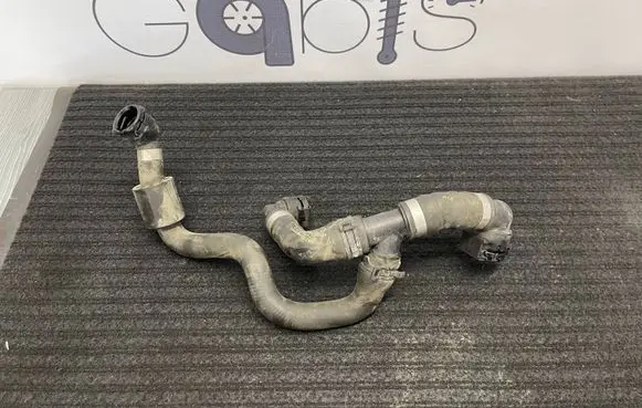 Mercedes-Benz GLC X253 C253 Engine coolant pipe/hose A2135016982