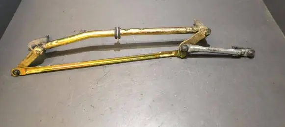 Skoda Octavia Mk2 (1Z) Front wiper linkage 