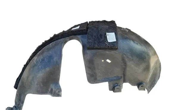 Rear arch fender liner splash guards