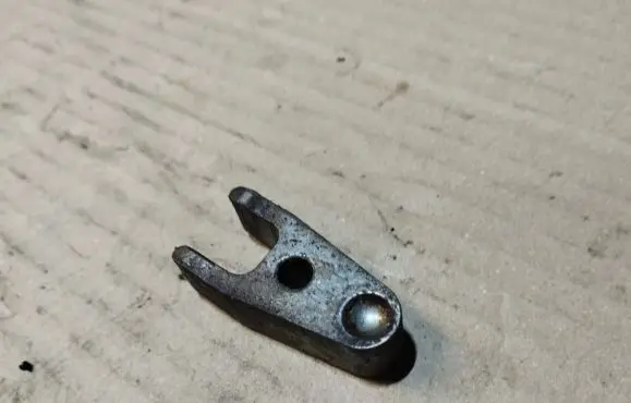 Jeep Grand Cherokee (WK) Fuel Injector clamp holder