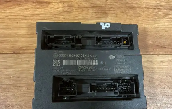 Volkswagen Touareg II Comfort/convenience module 4H0907064 00002001