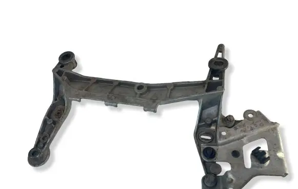 Audi Q7 4L Pneumatic air compressor holding bracket 7L0616879