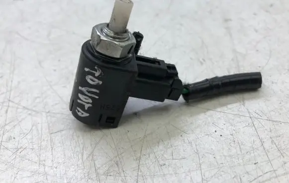 Toyota Avensis T270 Bonnet alarm switch sensor 