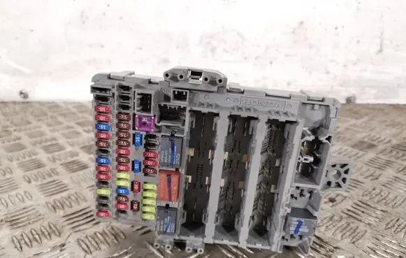 Honda CR-V Fuse module 116RA000021