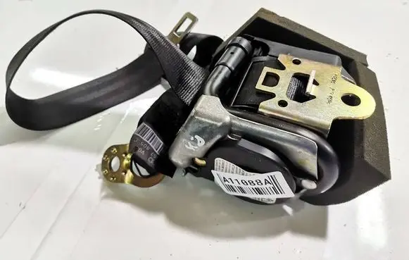 Audi A6 S6 C5 4B Front seatbelt 